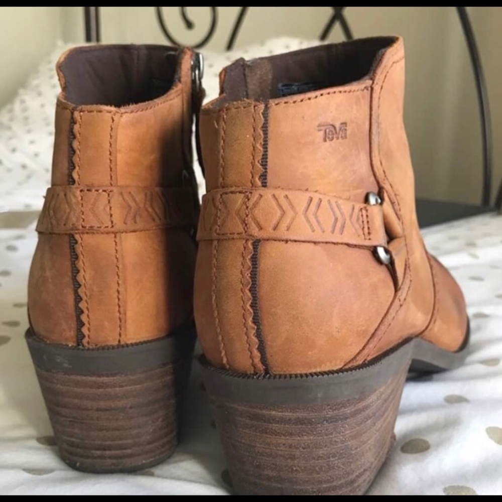 TEVA BOOTIES
